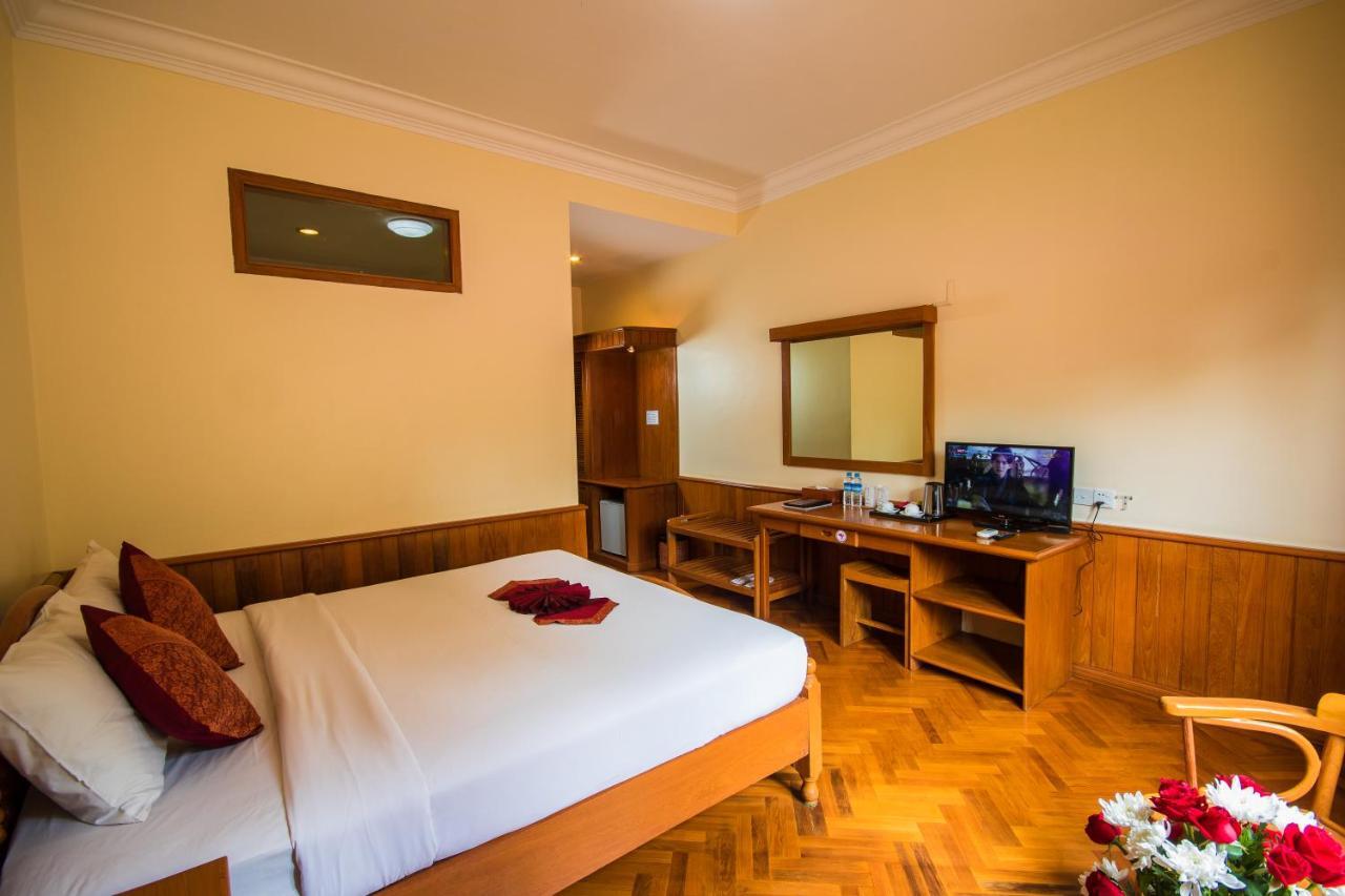 Win Unity Hotel Pyin Oo Lwin Eksteriør billede